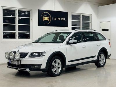 Vit Begagnad 2016 Skoda Octavia Scout Kombi | 149 900 kr (Marknadspris)