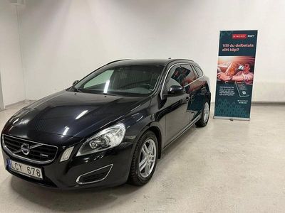 Svart Begagnad 2011 Volvo V60 R-Design Kombi | 104 800 kr