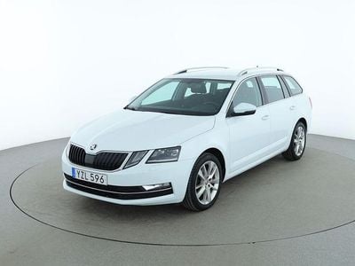 Vit Begagnad 2017 Skoda Octavia Style Kombi | 123 000 kr (Marknadspris)