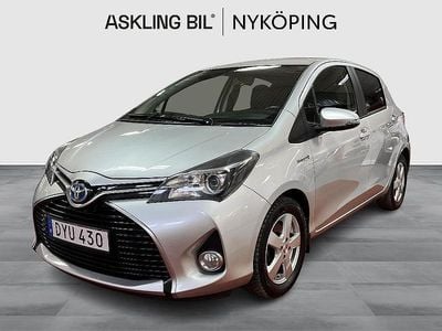 Begagnad Toyota Yaris Hybrid Active 101 HK (74 kW) 2014 Silver Halvkombi