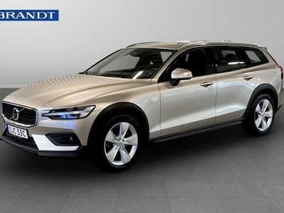 Begagnad 2023 Volvo V60 CC Kombi | 359 900 kr (Marknadspris)