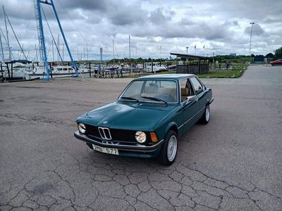 Grön Begagnad 1976 BMW 318 Sedan | 159 000 kr