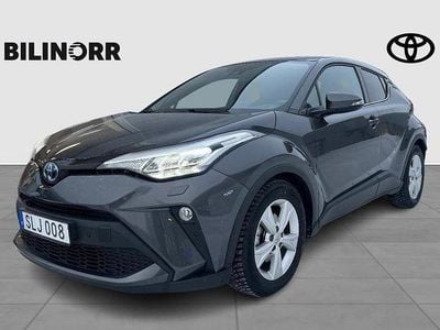Grå Begagnad 2022 Toyota C-HR SUV | 249 900 kr (Marknadspris)