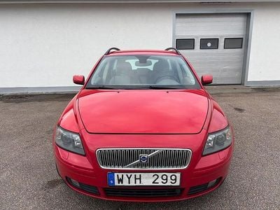 Röd Begagnad 2005 Volvo V50 Momentum Kombi | 27 000 kr (Marknadspris)