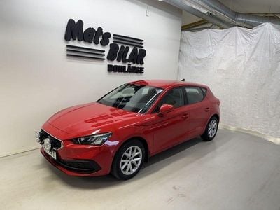 Begagnad Seat Leon Style 116 HK (85 kW) 2021 Röd Halvkombi