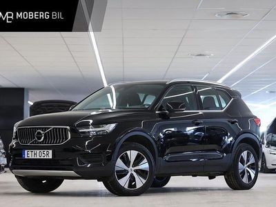 Svart Begagnad 2022 Volvo XC40 Momentum SUV | 309 900 kr (Marknadspris)