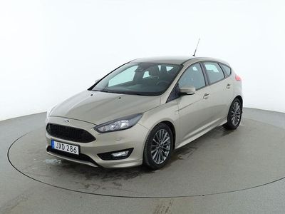 Begagnad Ford Focus ST-Line 121 HK (88 kW) 2016 Grå Halvkombi