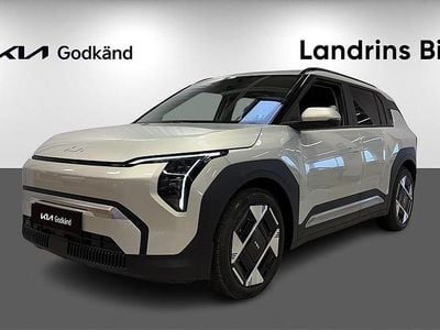 Ivory silver [isg] metallic Begagnad 2025 Kia EV3 Plus SUV | 459 300 kr (Bra pris)