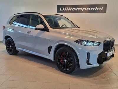 Grå Begagnad 2024 BMW X5 Comfort Edition SUV | 739 900 kr