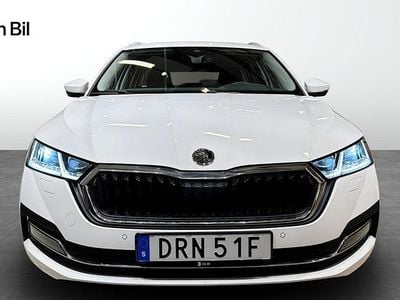 Vit Begagnad 2024 Skoda Octavia Style Kombi | 319 900 kr (Bra pris)