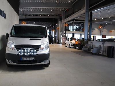 begagnad Nissan Primastar 2,0dCi / Extraljus/Takräcke/2 års Garanti