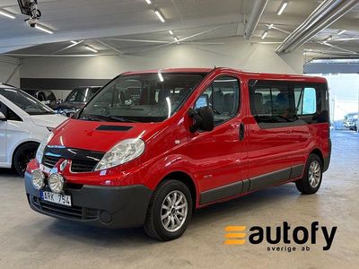 Röd Begagnad 2009 Renault Trafic Minibuss | 89 900 kr