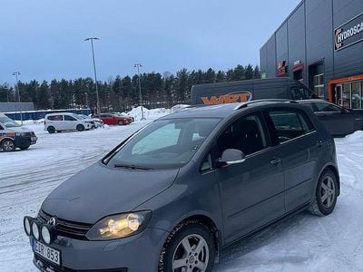 Grå Begagnad 2012 VW Golf VII Halvkombi | 87 000 kr (Marknadspris)