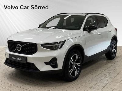 Vit Begagnad 2024 Volvo XC40 Plus SUV | 379 900 kr (Marknadspris)