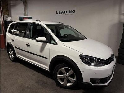 Vit Begagnad 2015 VW Touran Cross Minibuss | 129 900 kr (Dyr)