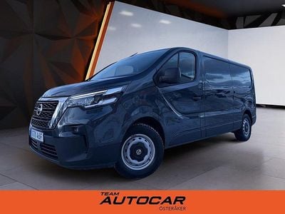 Grå Begagnad 2022 Nissan Primastar Acenta Minibuss | 399 900 kr (Dyr)