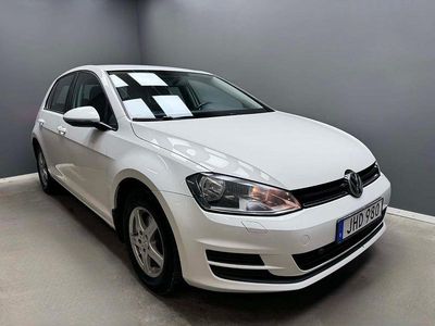 Vit Begagnad 2014 VW Golf VII Halvkombi | 89 900 kr (Marknadspris)