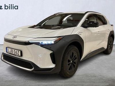 Vit Begagnad 2025 Toyota bZ4X Executive SUV | 469 900 kr (Bra pris)