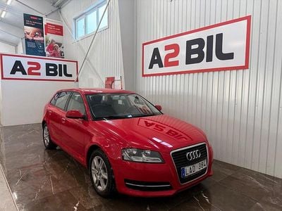 Begagnad Audi A3 Sportback Attraction 105 HK (77 kW) 2011 Röd Halvkombi