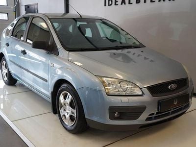 Blå Begagnad 2005 Ford Focus Halvkombi | 34 900 kr (Lite dyr)