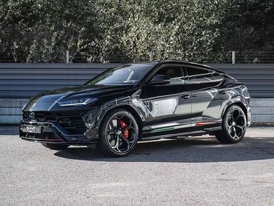 Svart Begagnad 2020 Lamborghini Urus SUV | 2 749 900 kr