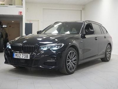 Safirsvart metallic Begagnad 2021 BMW 330 M Sport Kombi | 299 800 kr