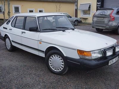 Vit Begagnad 1992 Saab 900 Halvkombi | 49 900 kr