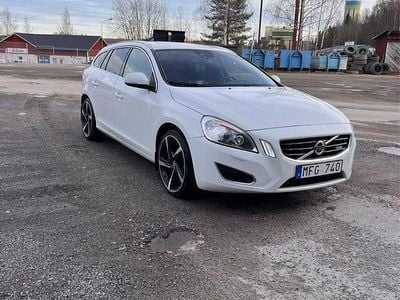Begagnad 2012 Volvo V60 Summum Kombi | 85 000 kr