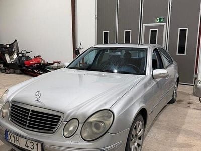 Grå metallic Begagnad 2005 Mercedes E320 Sedan | 37 000 kr (Superpris)