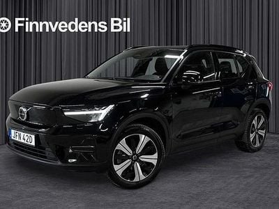 Svart Begagnad 2022 Volvo XC40 Core SUV | 319 000 kr (Marknadspris)