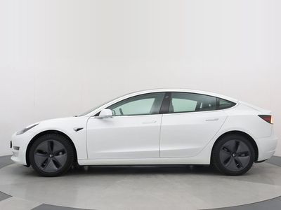 begagnad Tesla Model 3 Standard Range Plus RWD (Autopilot, dragkrok)