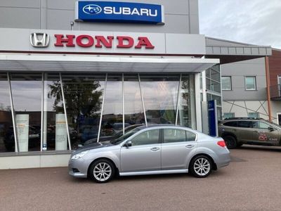 begagnad Subaru Legacy 2.5 4WD Lineartronic, 165hk, 2012