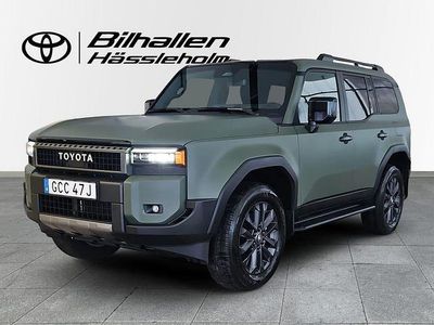 Svart Begagnad 2024 Toyota Land Cruiser Sedan | 1 039 000 kr