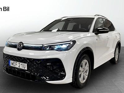 Pure white Begagnad 2025 VW Tiguan R-line SUV | 489 900 kr (Marknadspris)