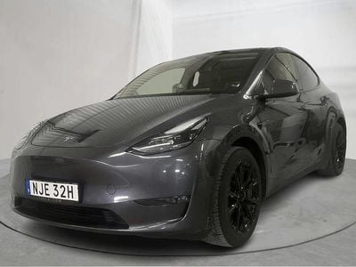 Begagnad Tesla Model Y Long Range AWD 378 kW (514 HK) 2022 Grå SUV