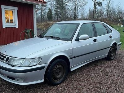 Begagnad 2001 Saab 9-3 Halvkombi | 17 000 kr (Marknadspris)