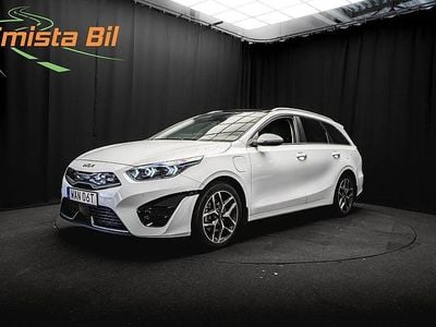 Vit Begagnad 2022 Kia Ceed Advance Halvkombi | 269 700 kr (Lite dyr)