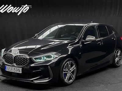 Svart Begagnad 2020 BMW M135 Shadowline Halvkombi | 339 800 kr (Bra pris)