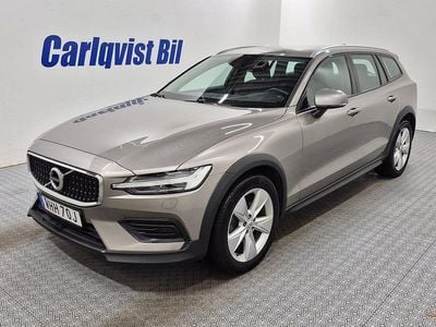 Grå (pebble grey metallic) Begagnad 2022 Volvo V60 CC Kombi | 329 000 kr (Marknadspris)