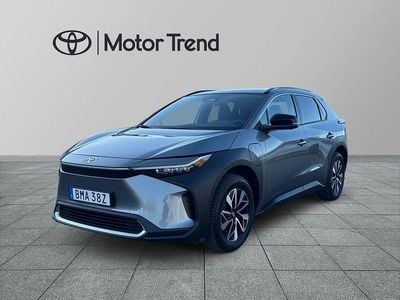 Silver Begagnad 2025 Toyota bZ4X Executive SUV | 469 900 kr (Bra pris)