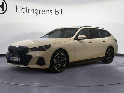 Begagnad BMW 530e Shadowline 2026 Vit Kombi