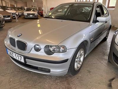 Ljusgrå Begagnad 2001 BMW 316 Compact Halvkombi | 47 500 kr