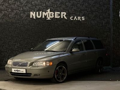 Begagnad Volvo V70 Momentum 170 HK (125 kW) 2005 Ljusgrön Kombi