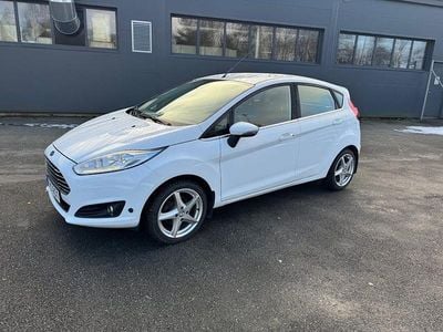 Vit Begagnad 2014 Ford Fiesta Titanium | 62 500 kr (Marknadspris)