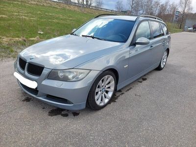 begagnad BMW 320 i Touring