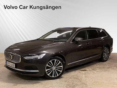 Grå Begagnad 2022 Volvo V90 Core Kombi | 339 900 kr (Marknadspris)