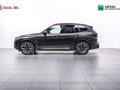 Grå Begagnad 2022 BMW iX3 M Sport SUV | 459 700 kr (Marknadspris)