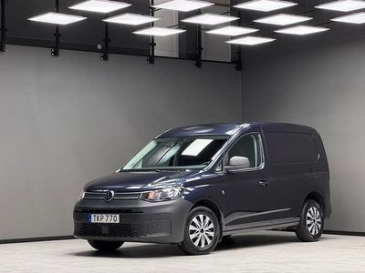 Blå Begagnad 2022 VW Caddy Minibuss | 179 900 kr (Marknadspris)