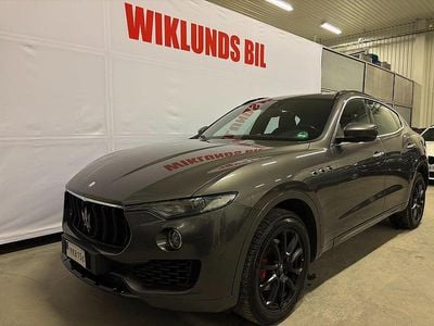 Begagnad Maserati Levante 275 HK (202 kW) 2017 Grå SUV