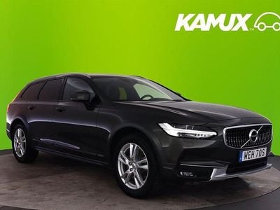 Silver/grå Begagnad 2019 Volvo V90 CC Momentum Kombi | 304 800 kr (Marknadspris)